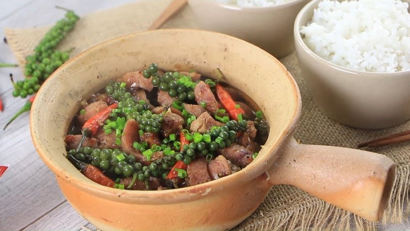 Xúc xích xông khói kho tiêu