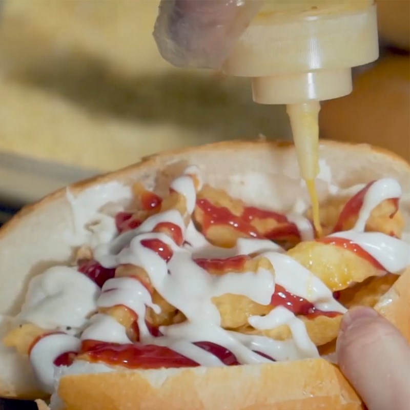 Bước 5 Kẹp bánh mì Bánh mì nem khoai