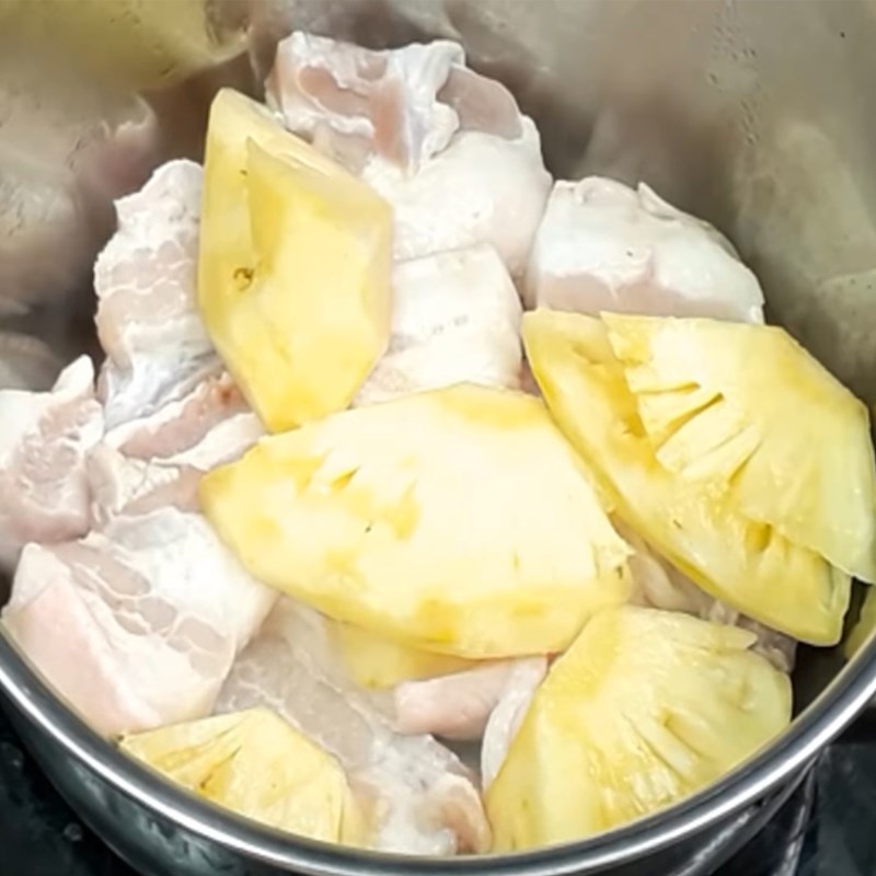 Bước 5 Kho cá Cá bạc má kho dứa (kho thơm)