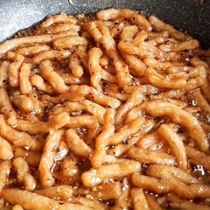 Bước 3 Kho cá Cá bống kho tiêu chay