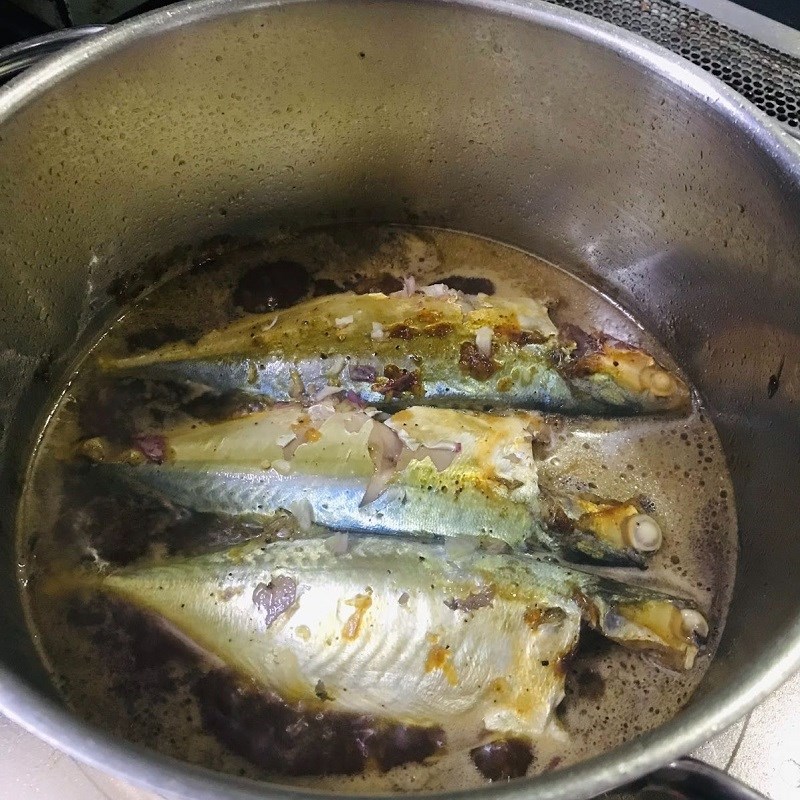 Bước 3 Kho cá Cá bạc má kho tiêu (công thức được chia sẻ từ người dùng)