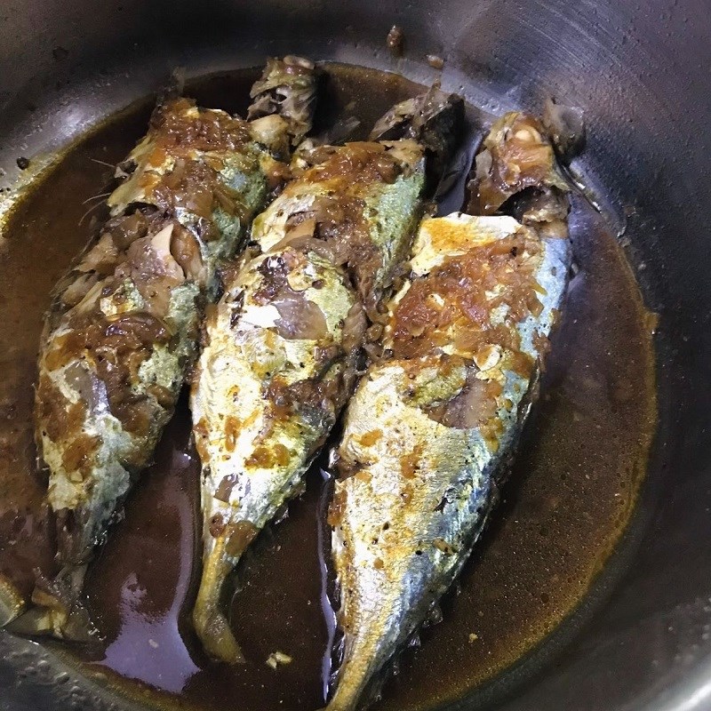 Bước 3 Kho cá Cá bạc má kho tiêu (công thức được chia sẻ từ người dùng)