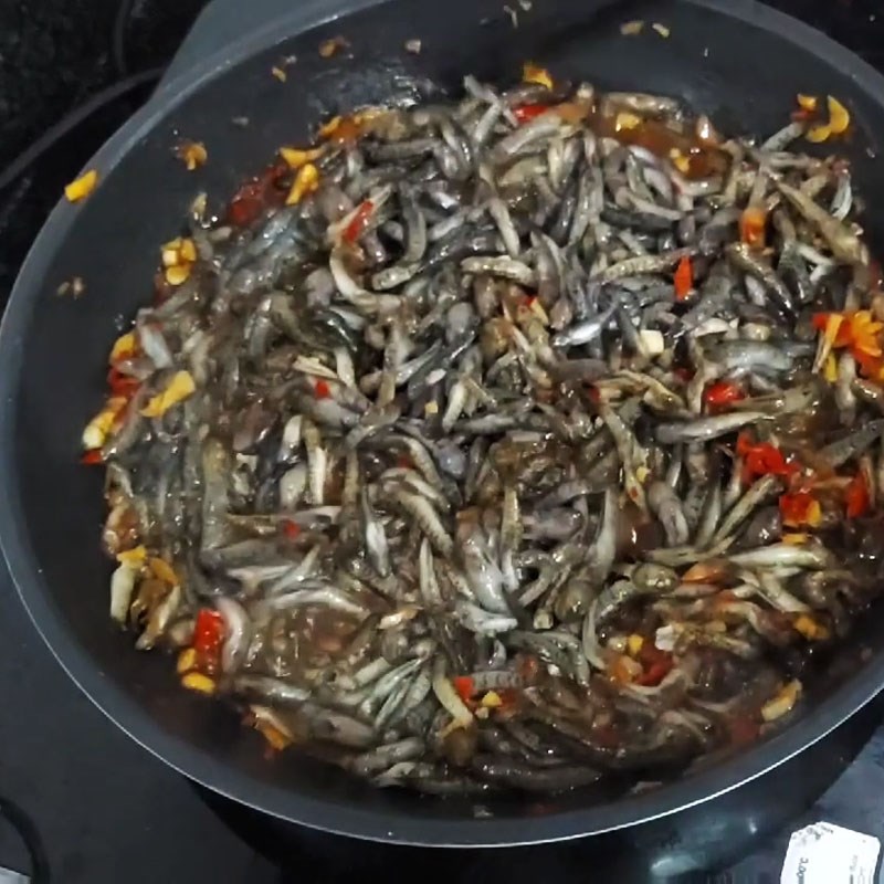 Bước 3 Kho cá Cá bống kho quẹt