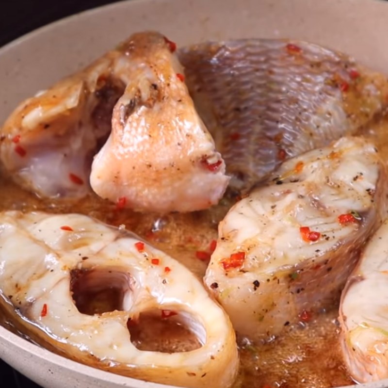 Bước 3 Kho cá diêu hồng Cá diêu hồng kho tiêu