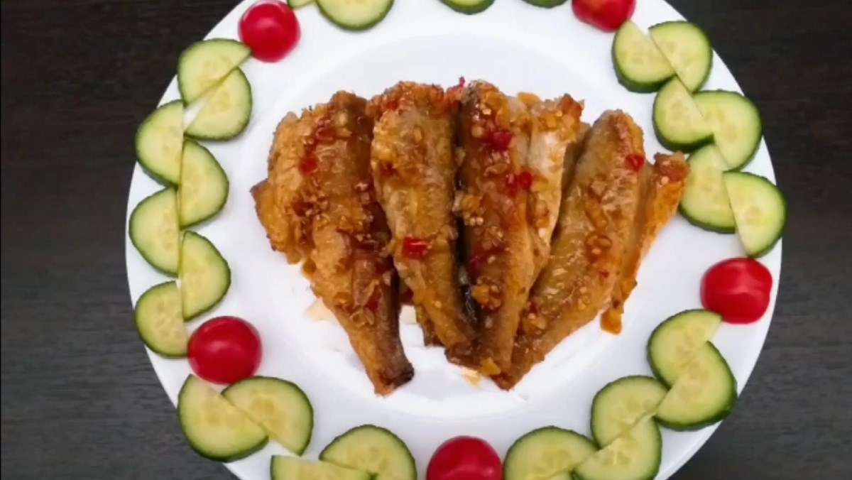 Khô cá đù rim mắm tỏi