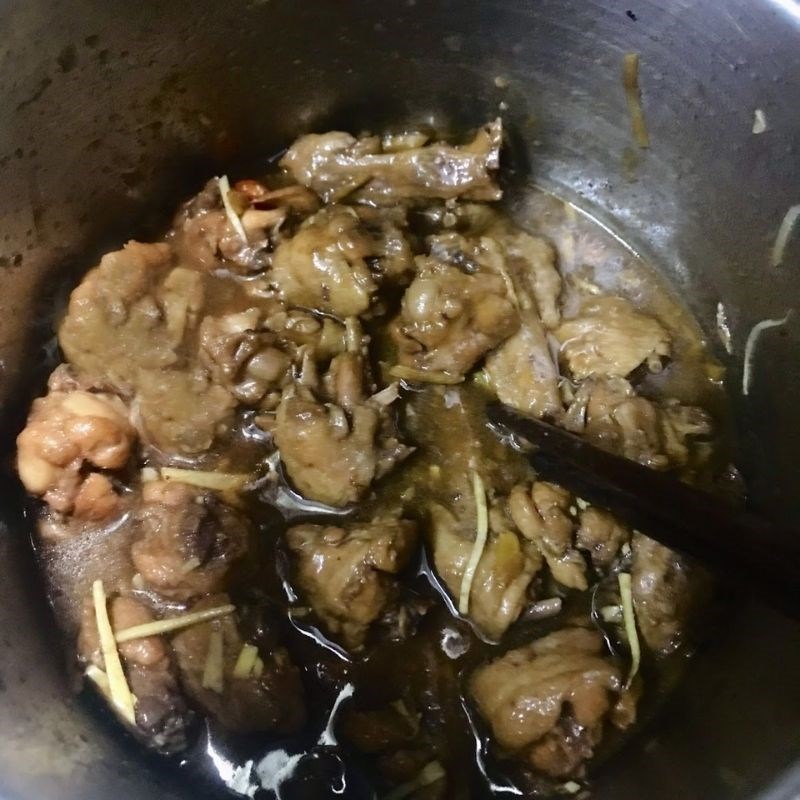 Bước 3 Kho gà Cánh gà kho gừng