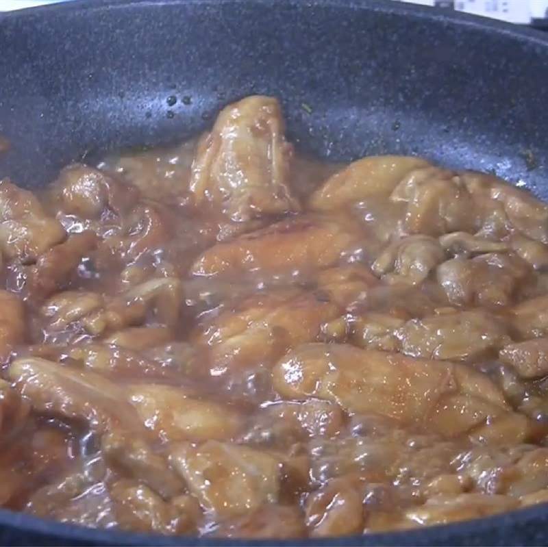 Bước 3 Kho gà Gà kho tiêu xay