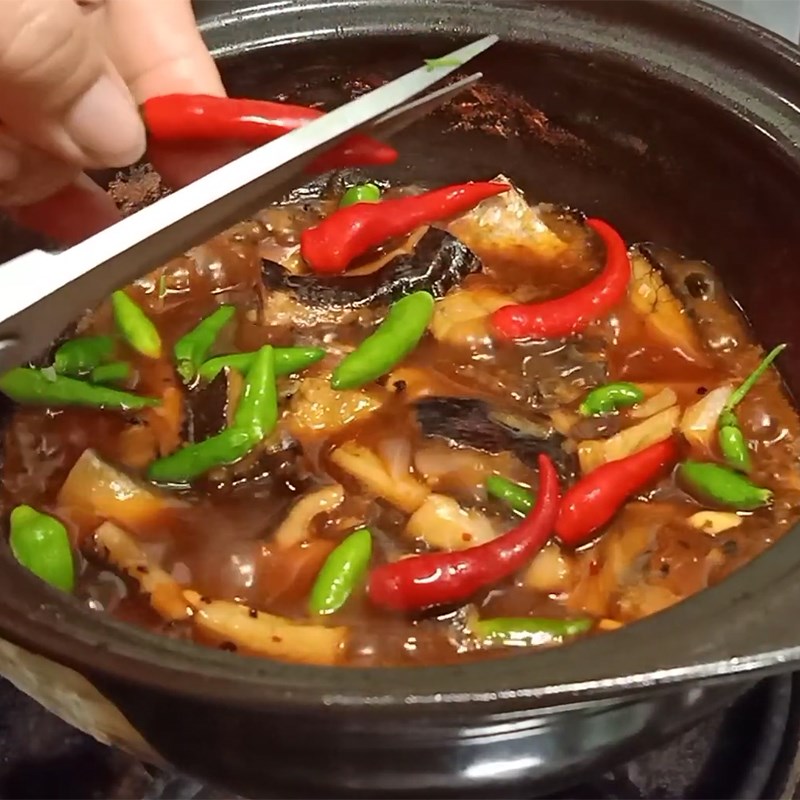 Bước 3 Kho khô cá lóc Khô cá lóc kho tiêu