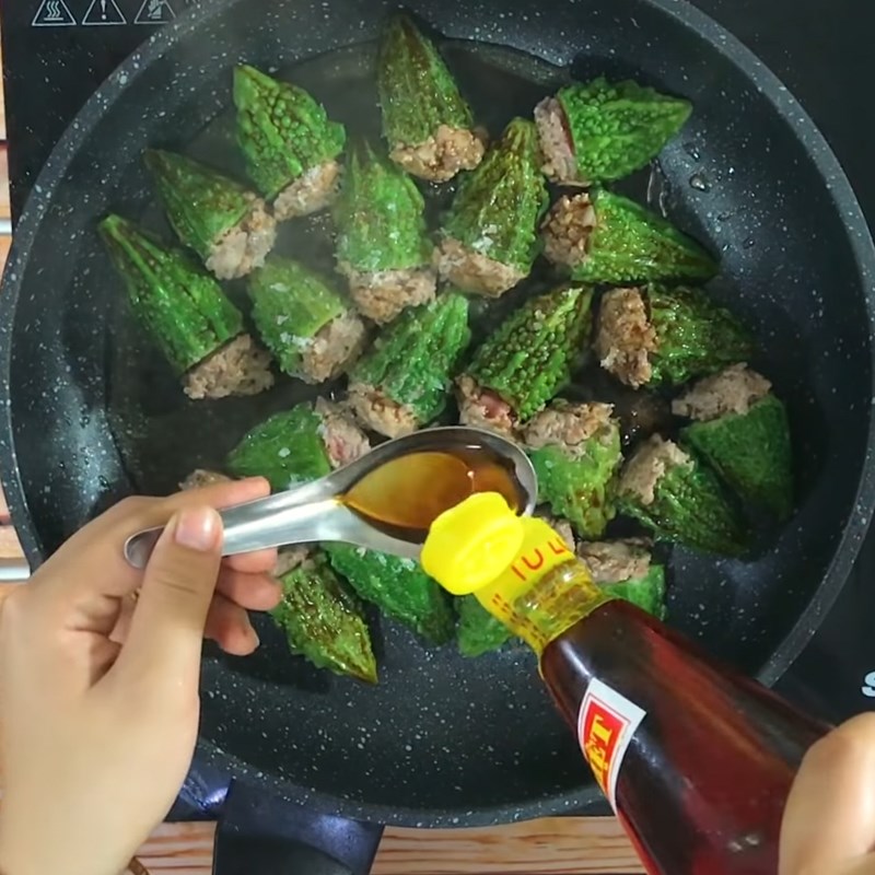 Bước 5 Kho khổ qua Khổ qua nhồi thịt kho nước tương