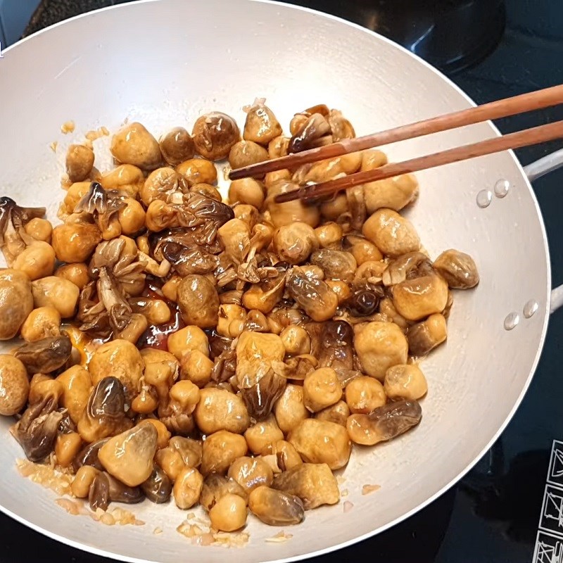 Bước 4 Kho món ăn Bầu kho nấm rơm