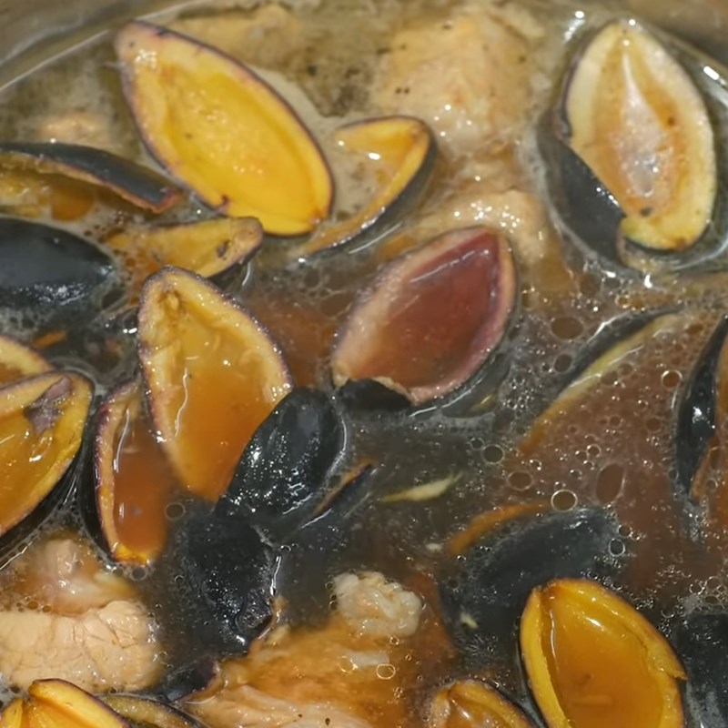 Bước 5 Kho món ăn Thịt kho trám đen