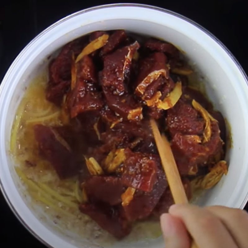 Bước 3 Kho thịt bò Thịt bò kho gừng