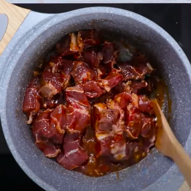 Bước 3 Kho thịt bò Thịt bò kho tiêu