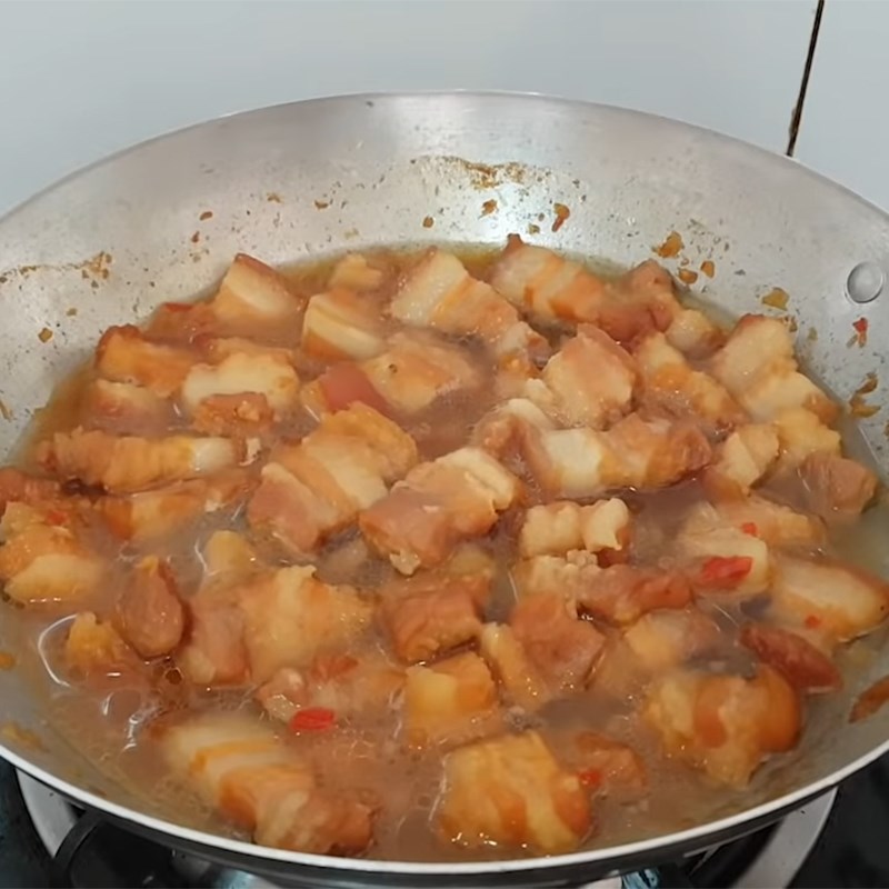 Bước 3 Kho thịt Thịt kho củ cải muối
