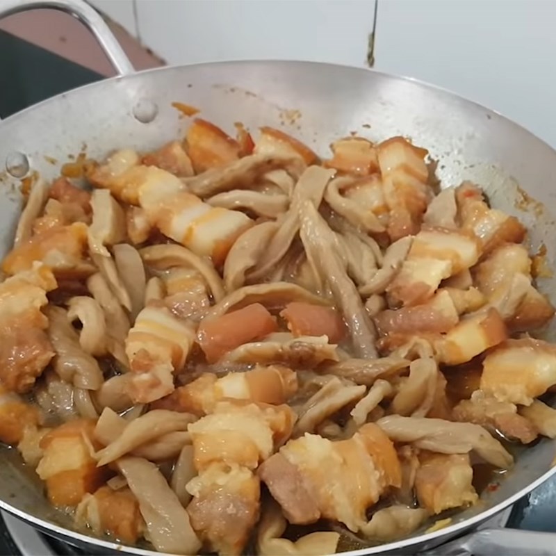 Bước 3 Kho thịt Thịt kho củ cải muối