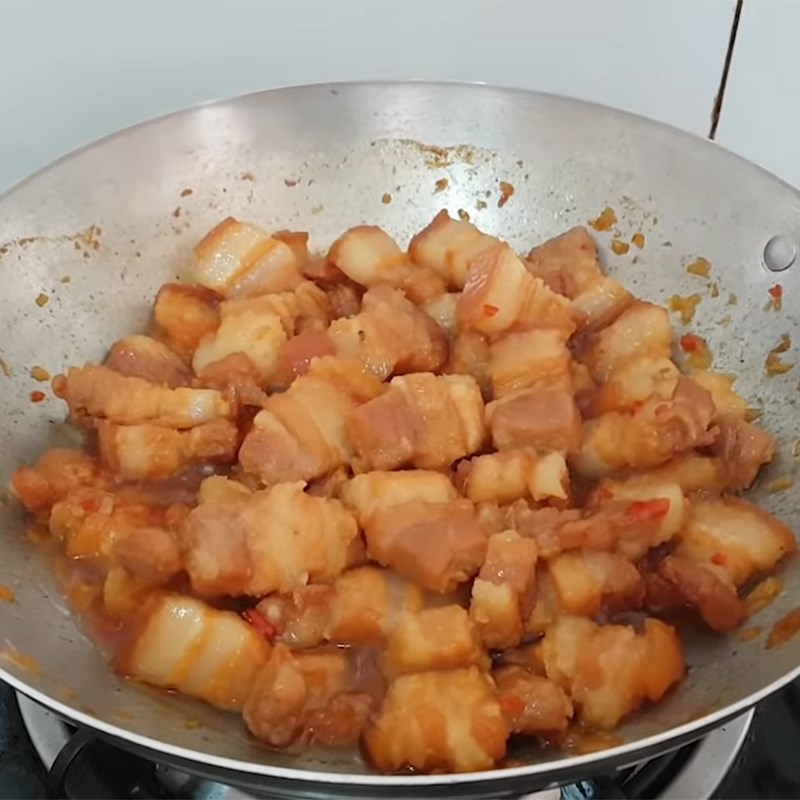 Bước 3 Kho thịt Thịt kho củ cải muối