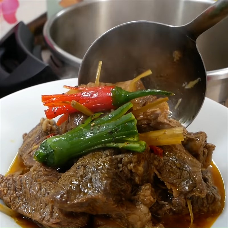 Bước 3 Kho thịt bò Thịt bò kho ngũ vị