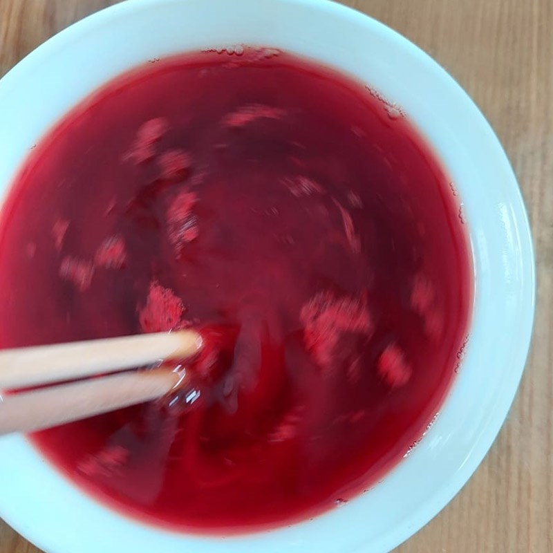 Bước 1 Làm đông huyết Canh huyết chưng rau ngải cứu (Công thức được chia sẻ từ người dùng)