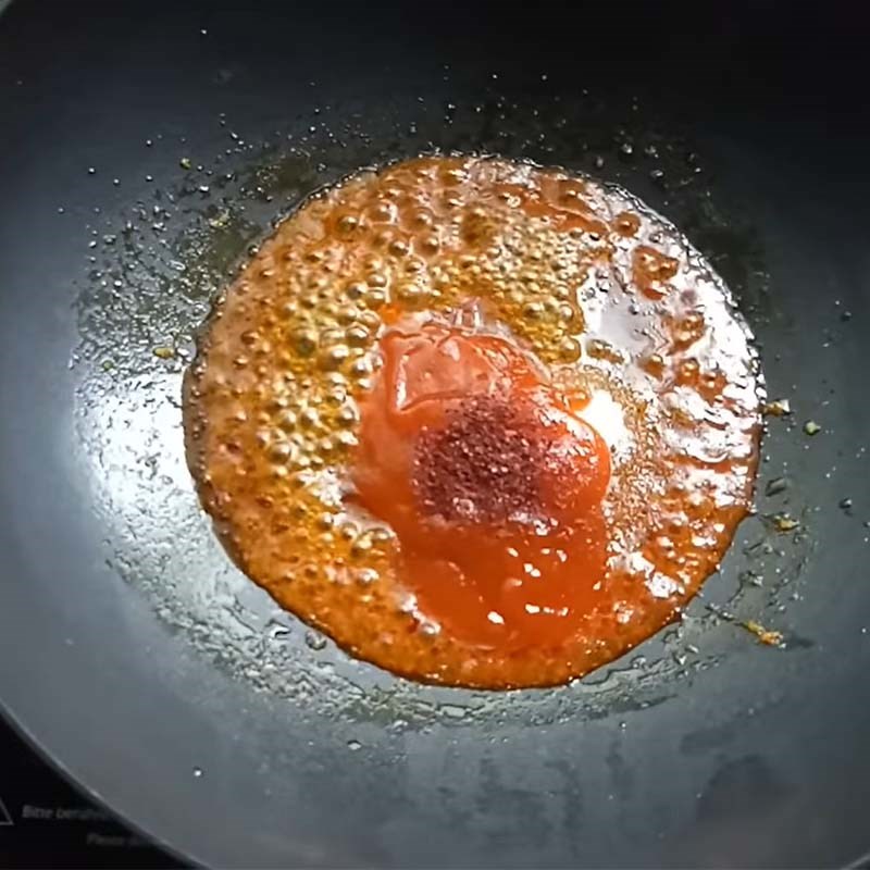 Bước 3 Làm nước me Sườn non rim me