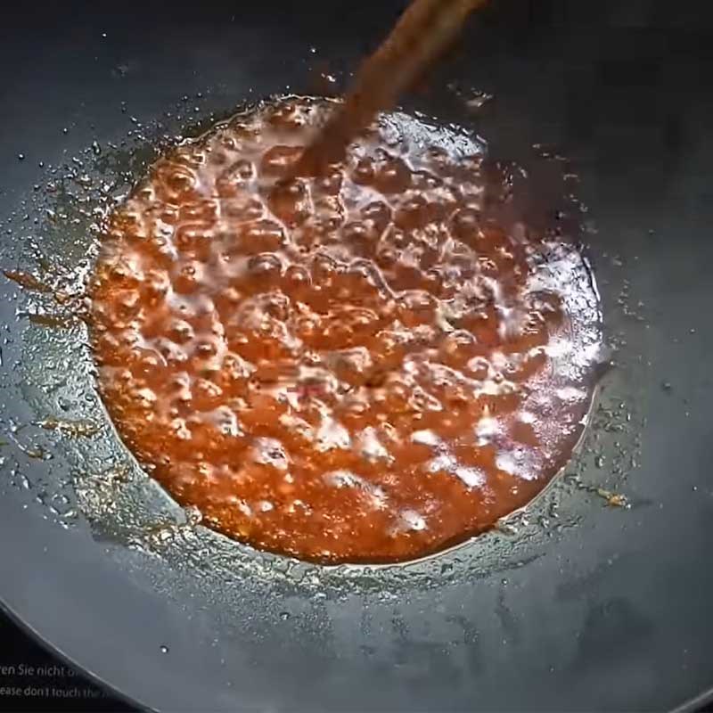 Bước 3 Làm nước me Sườn non rim me