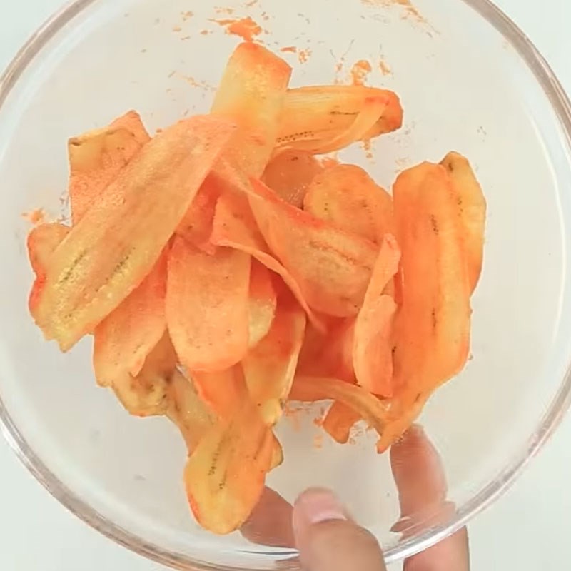 Bước 3 Lắc phô mai Snack chuối phô mai