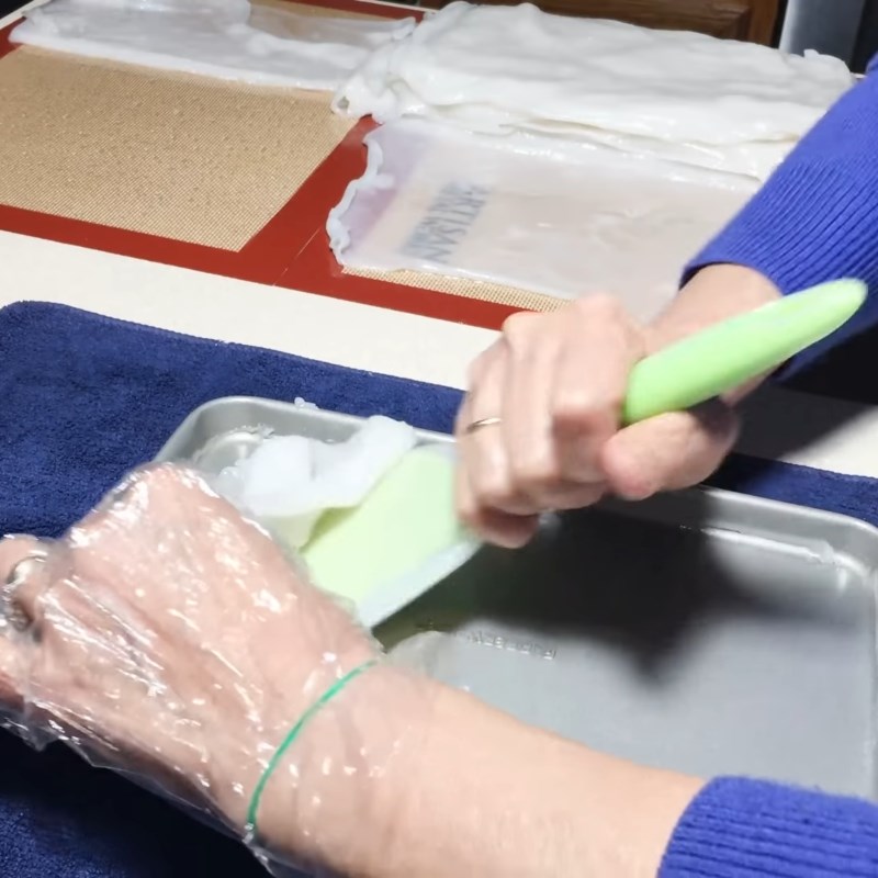 Bước 3 Làm bánh ướt Bánh ướt cuốn thịt nướng Hội An
