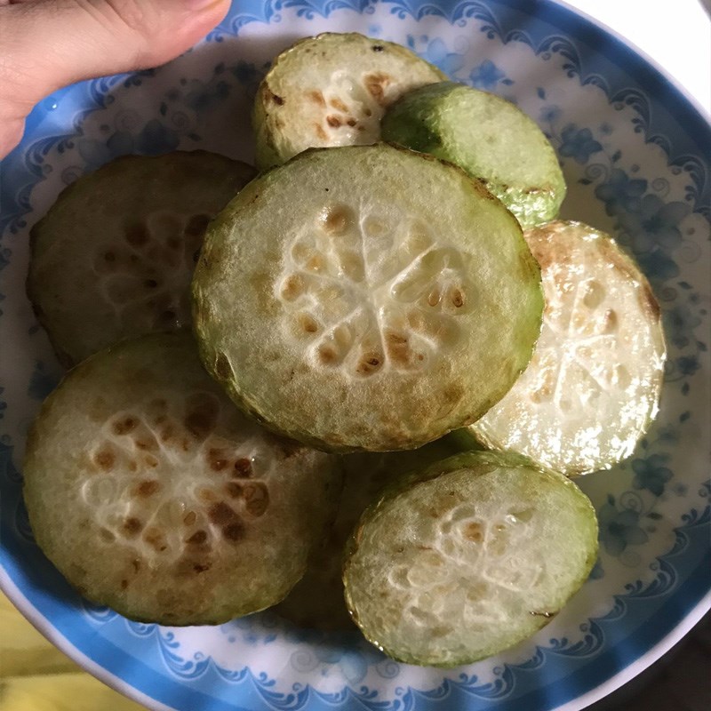Bước 2 Chiên bí đao Bí đao kho nước tương