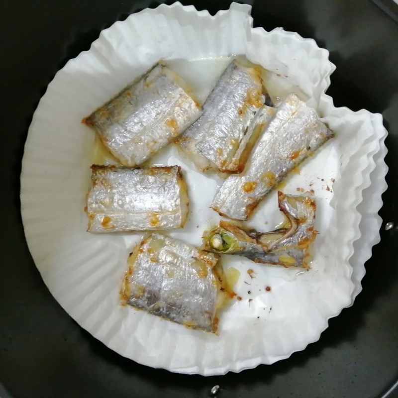 Bước 2 Làm cá hố chiên bằng nồi chiên không dầu Cá hố chiên giòn