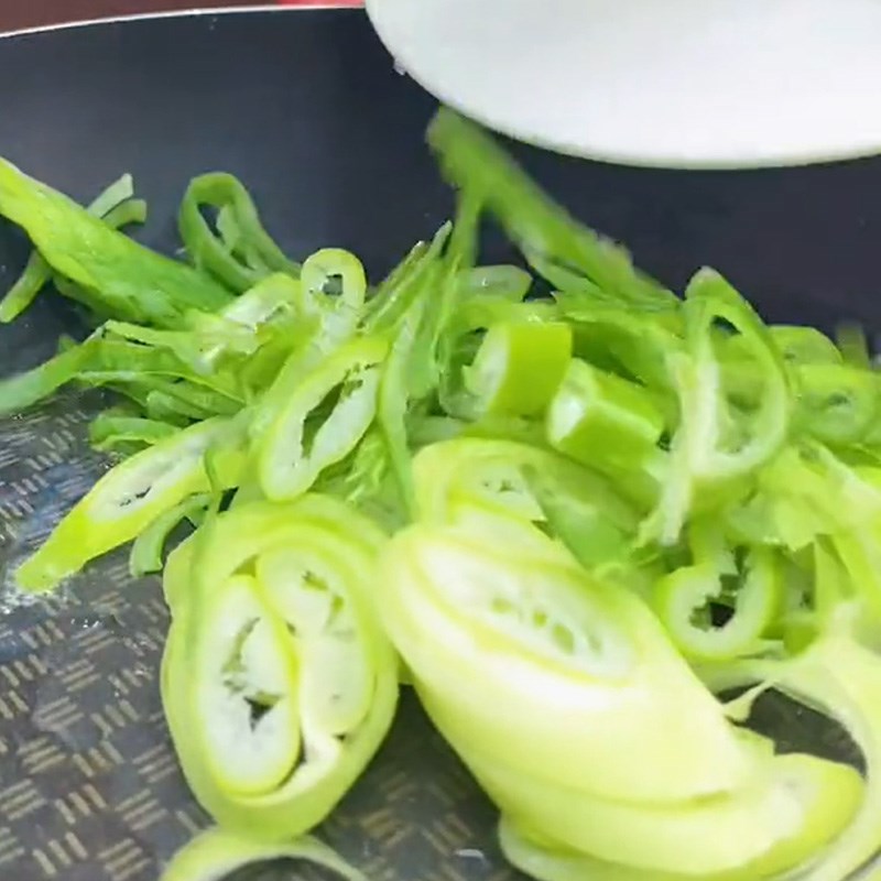 Bước 2 Làm cơm rang kim chi Cơm rang kim chi (Công thức được chia sẻ từ TikTok Cách Nấu Ngon cùng Cách Nấu Ngon)