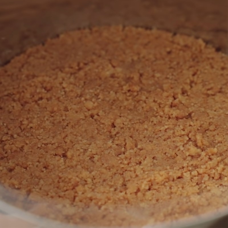 Bước 3 Làm đế bánh Cheesecake dâu tây việt quất