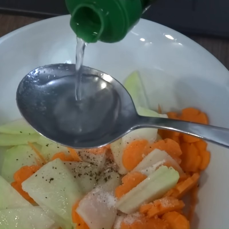 Bước 5 Làm đồ chua Bánh tôm chiên khoai lang
