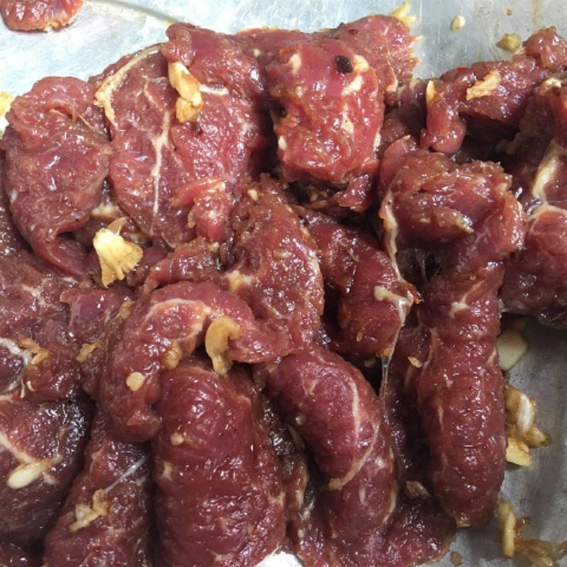 Bước 2 Ướp thịt Bò nướng mọi Củ Chi