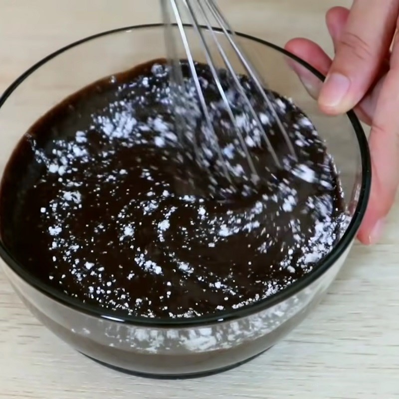 Bước 3 Làm hỗn hợp vỏ bánh Bánh rán oreo nhân kem sữa