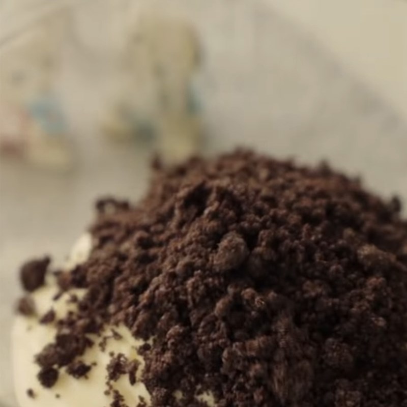 Bước 3 Làm kem oreo Bánh cheesecake oreo nhân kem