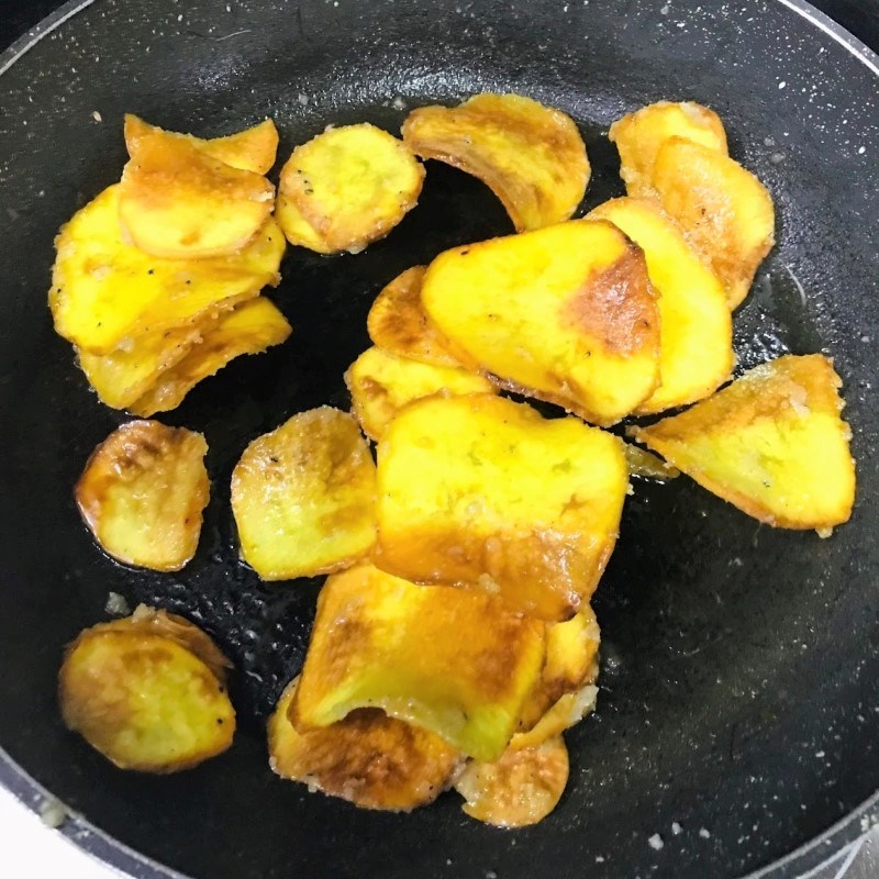 Bước 3 Làm khoai lang chiên bơ Khoai lang chiên bơ (công thức được chia sẻ từ người dùng)