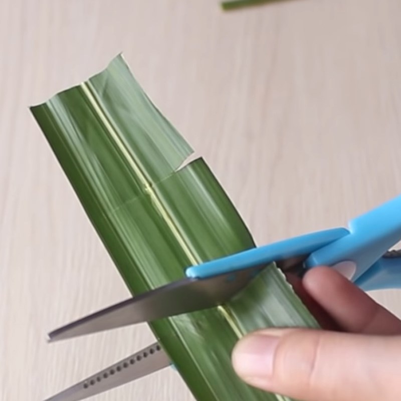 Bước 1 Làm khuôn bánh Bánh xu xê truyền thống Huế