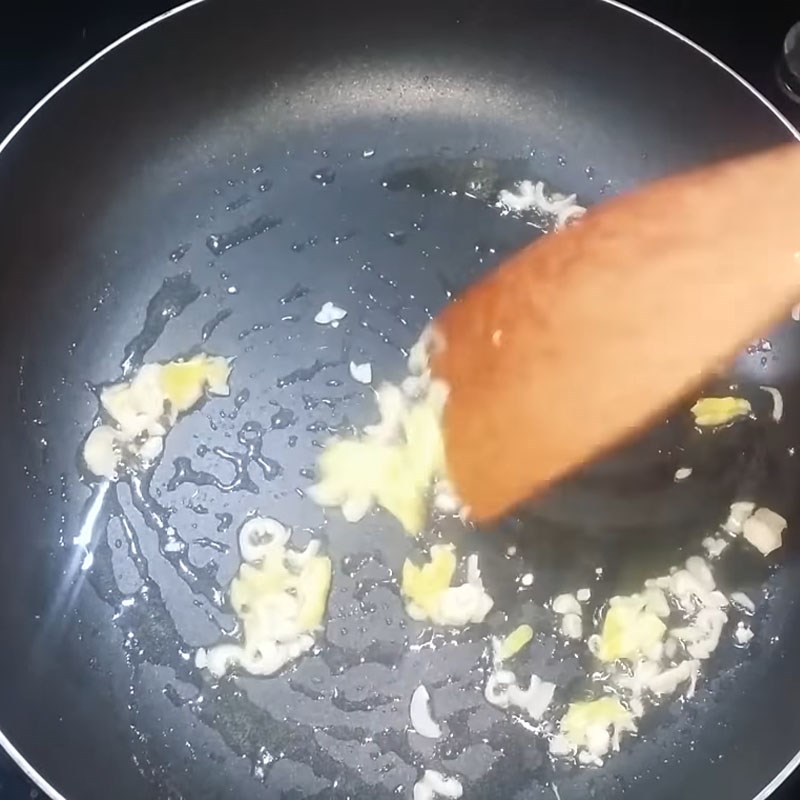 Bước 4 Làm lòng gà xào cải Lòng gà xào rau cải