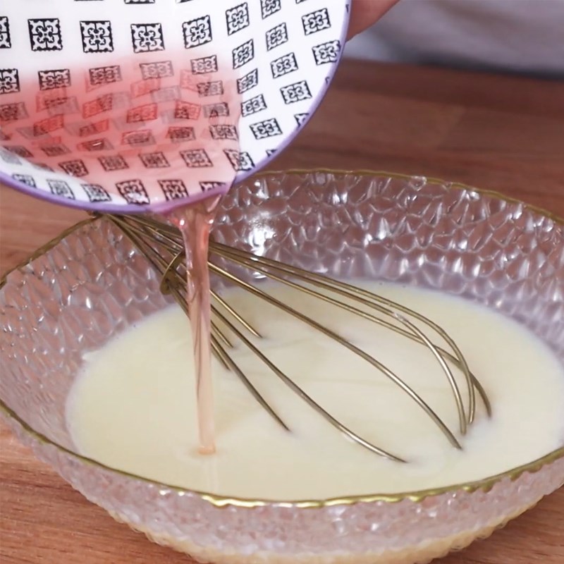 Bước 7 Làm lớp kem hoa hồng Bánh crepe ngàn lớp hoa hồng