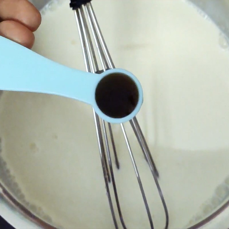 Bước 4 Làm lớp panna cotta Panna cotta mận