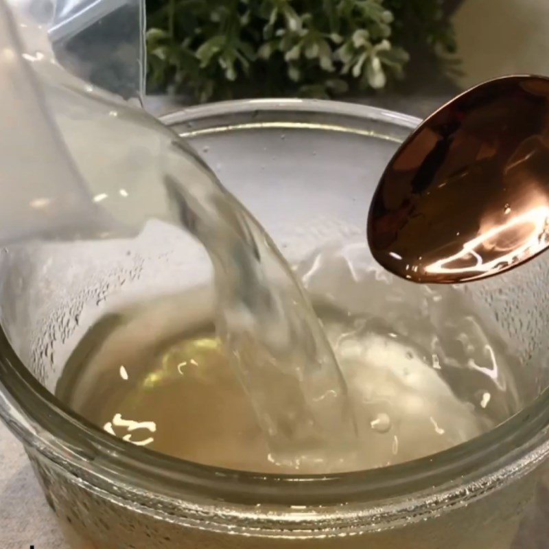 Bước 4 Làm lớp thạch vải Cheesecake trái vải