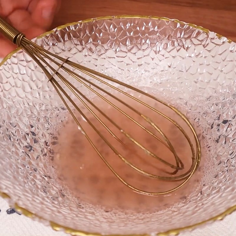 Bước 9 Làm lớp tráng gương hoa hồng Bánh crepe ngàn lớp hoa hồng