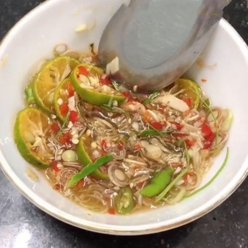 Bước 4 Làm mắm chấm ốc Ốc hấp sả nước cốt dừa