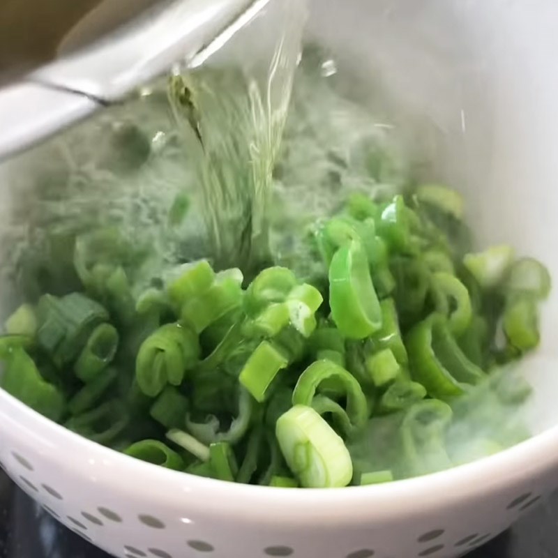 Bước 4 Làm mỡ hành Bánh đùm