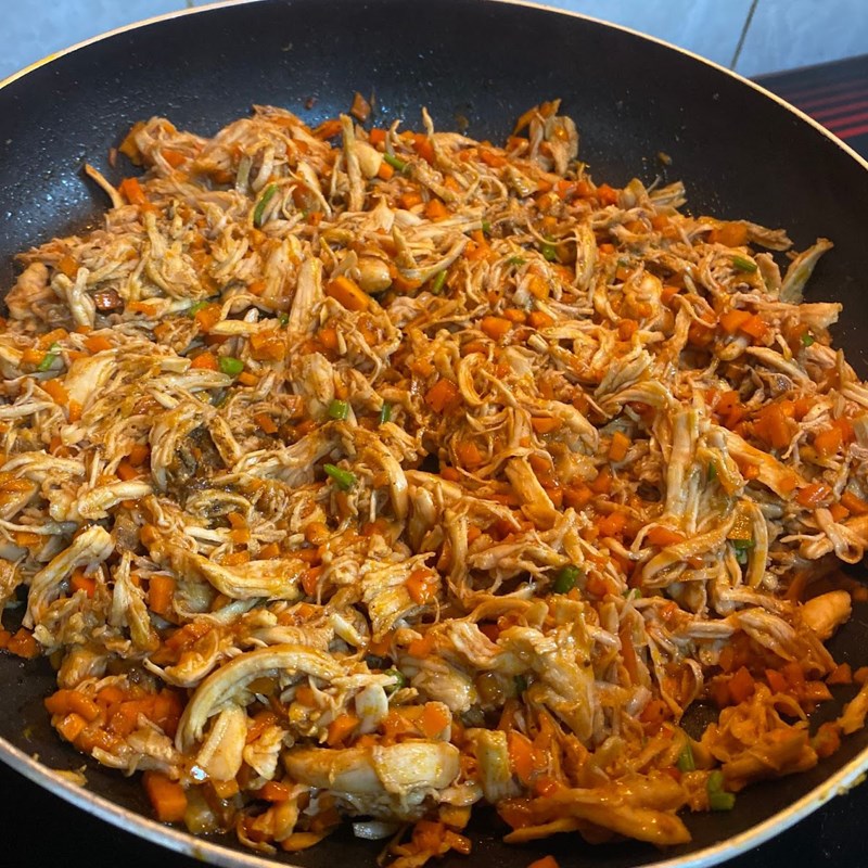 Bước 3 Làm nhân gà xá xíu Bánh mì nhân thịt gà (công thức được chia sẻ từ người dùng)