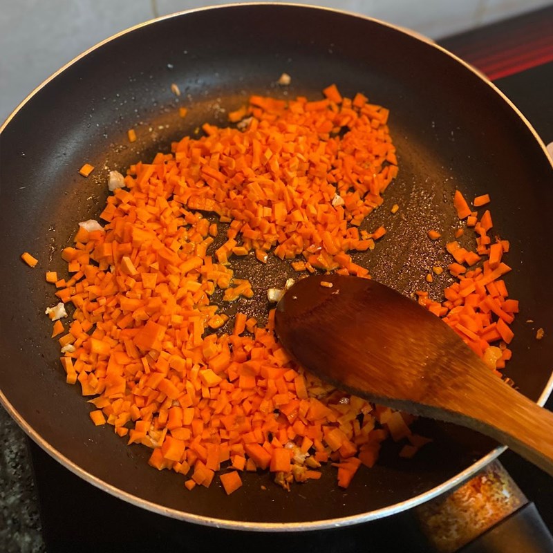 Bước 3 Làm nhân gà xá xíu Bánh mì nhân thịt gà (công thức được chia sẻ từ người dùng)