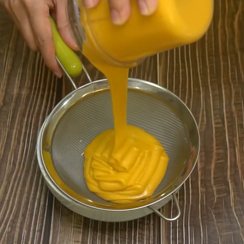 Bước 2 Làm nhân trứng muối chảy Bánh trung thu kim sa trứng muối bằng nồi chiên không dầu