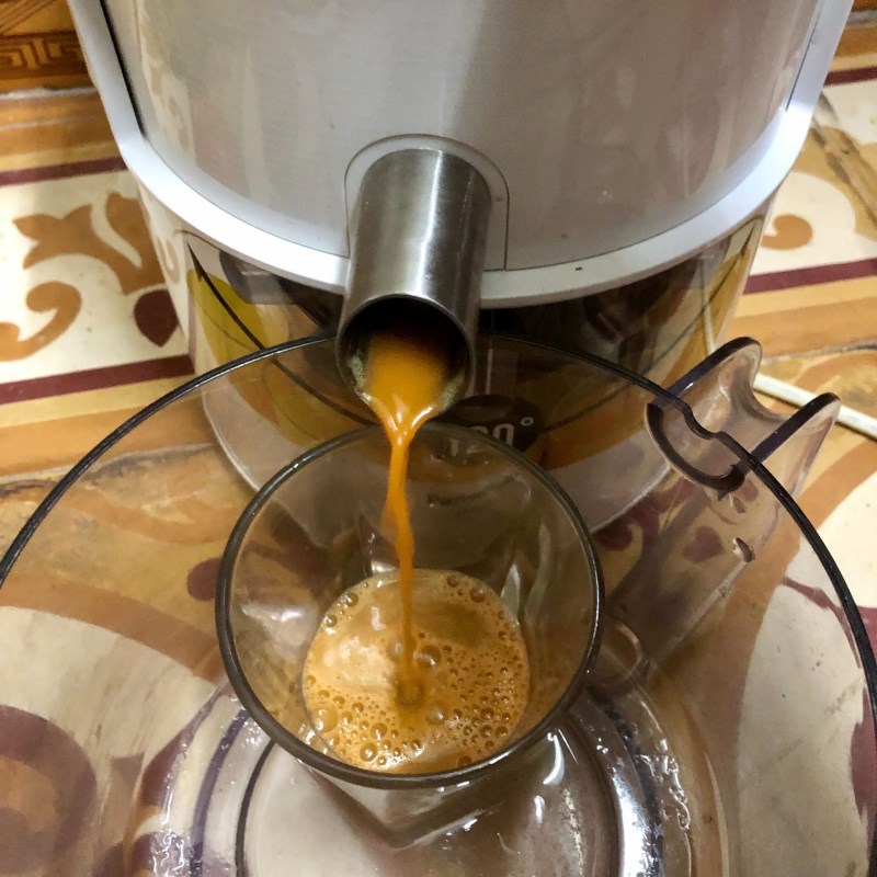 Bước 3 Làm nước ép cần tây cà rốt Nước ép cần tây cà rốt