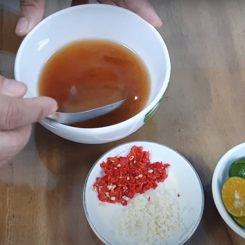 Bước 1 Làm nước mắm trộn gỏi Gỏi bò cà pháo