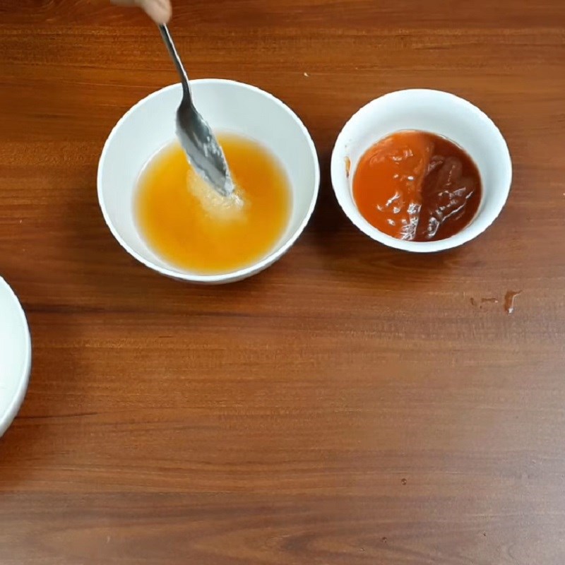 Bước 2 Làm nước sốt Thịt heo xào chua ngọt