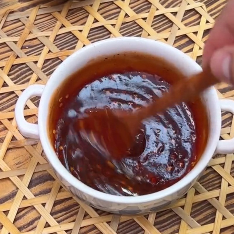 Bước 2 Làm nước sốt ướp mực Mực nướng muối ớt (Công thức được chia sẻ từ TikTok Vào Bếp cùng Cách Nấu Ngon)